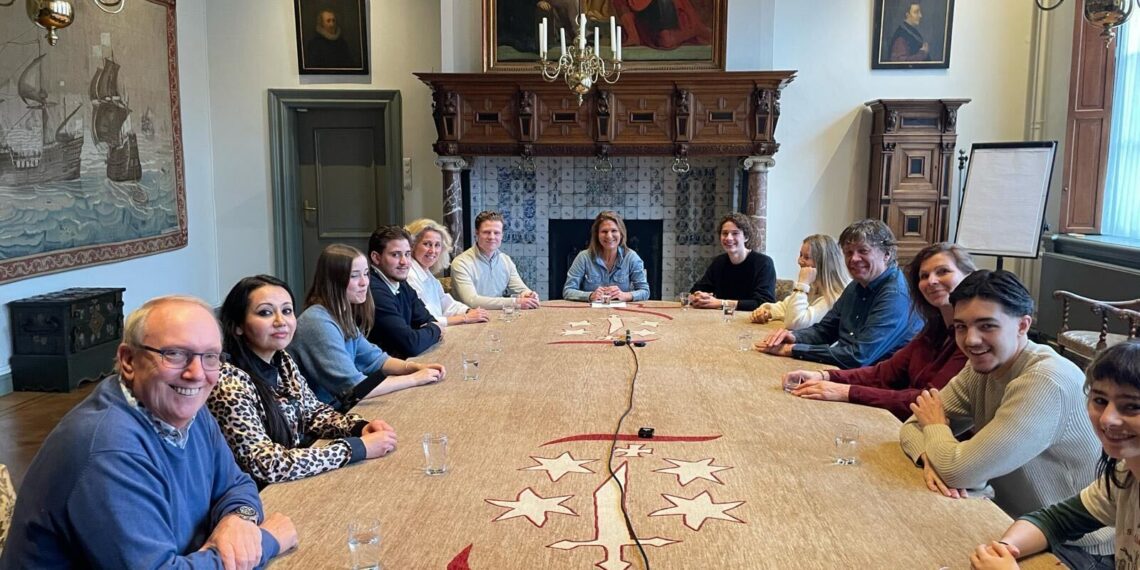 Lokale politici in gesprek met jongeren: Waar maken zij zich zorgen over?